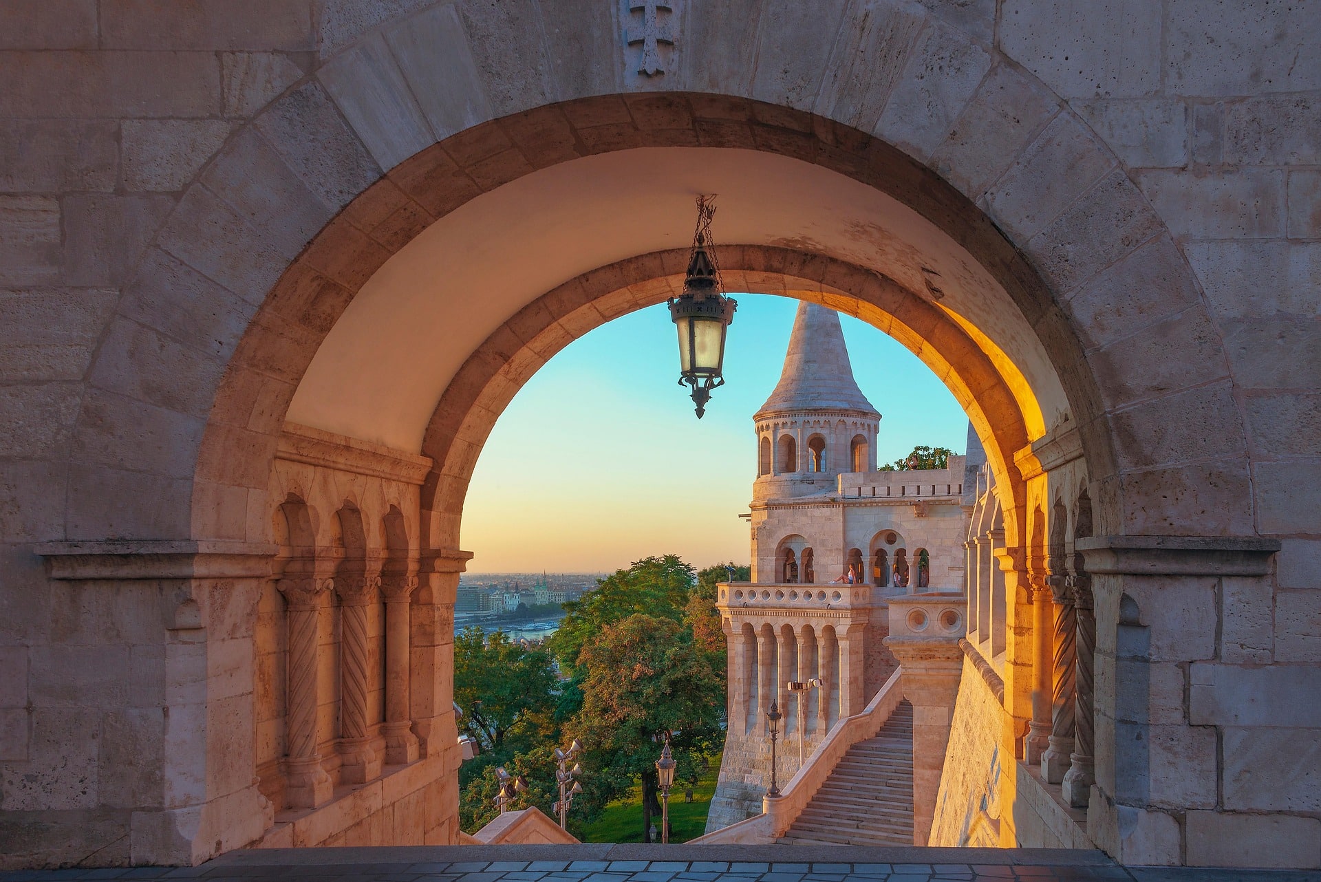 henryleester-budapest-6928973_1920