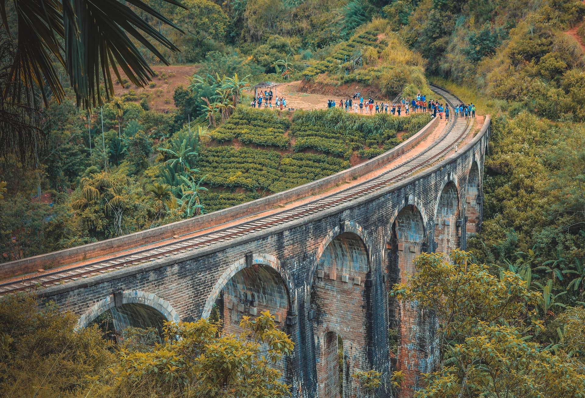 zee_shutterz-nine-arch-bridge-5657721_1920